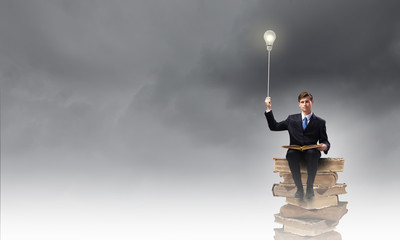 国别体、章回体、纪传体、编年体都有什么代表性史书？